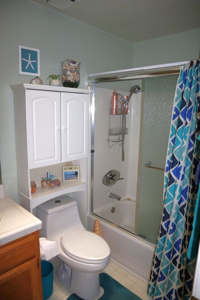 Building Photo - Oroville-Furnished-Turnkey-3 bedroom 2 bath home, hot tub, gazebo, landscaped yard, solar