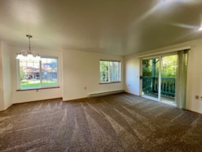 Building Photo - 1409 Bradley Ln