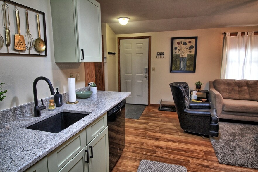 Building Photo - 12049 W Grange Ave