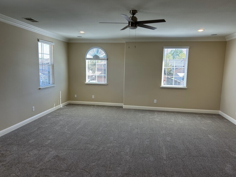 Building Photo - 5241 Treepond Ct