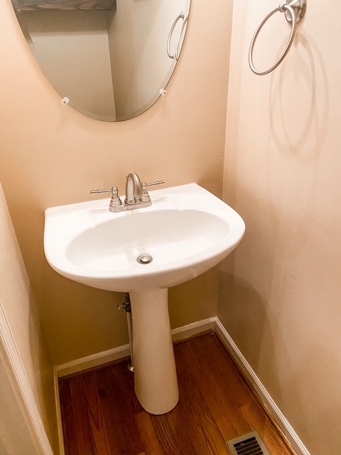 Main Floor Powder Room - 12 Flaxleaf Court