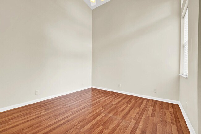 Building Photo - 6404 C Durham Dr