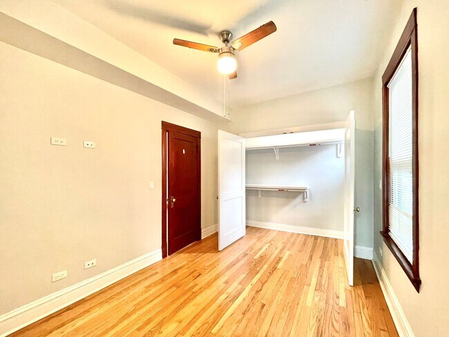 Building Photo - 2652 N Harding Ave