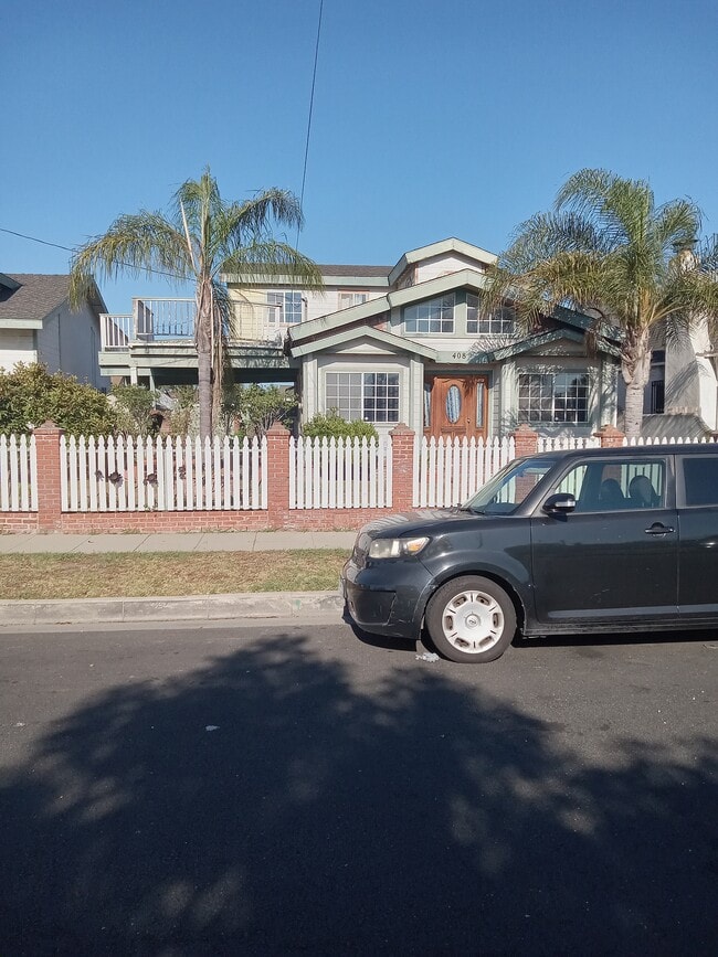 Building Photo - 408 S Ash Ave