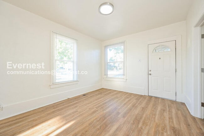 Building Photo - 4902 Meade St