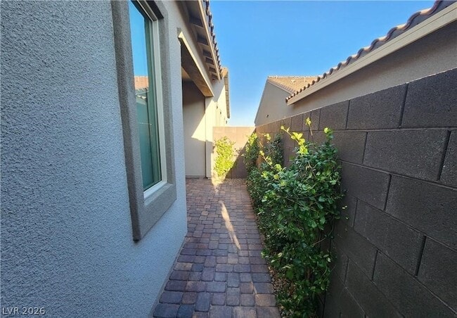 Building Photo - 130 Nine Mile Creek Dr