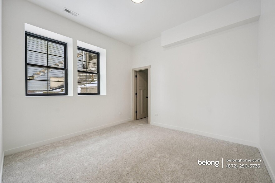 Building Photo - 298 Apache Trail