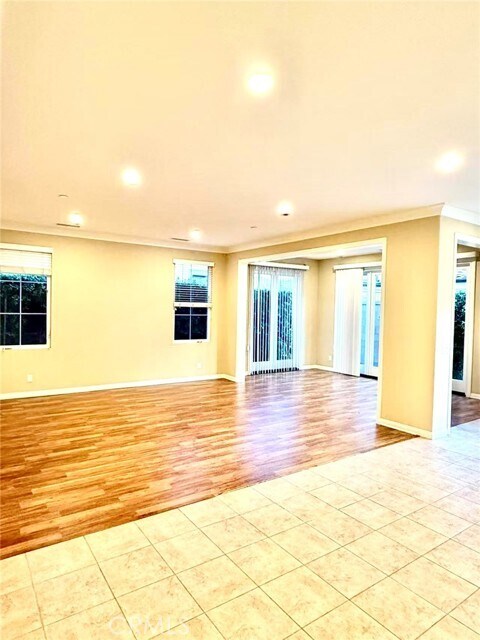 Building Photo - 114 Chestnut Grove