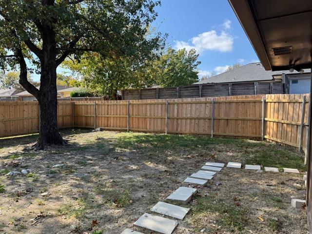 Building Photo - 211 Douglas Dr