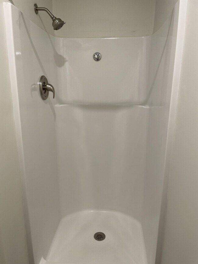 Building Photo - 161 Harvest Dr