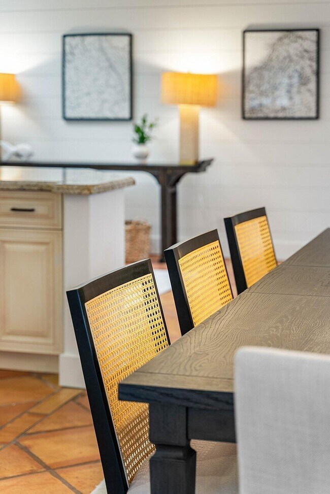 Building Photo - 18 Bristol Ln