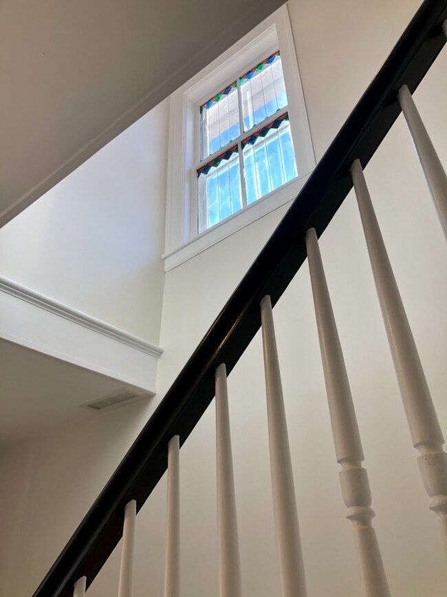 Building Photo - 143 Eastern Drive