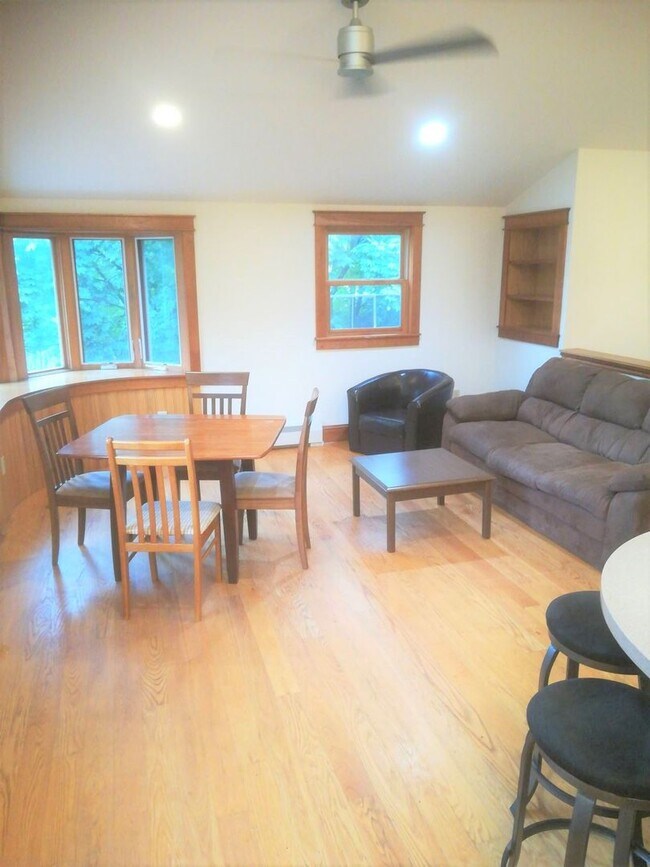 Building Photo - 201 S Aurora St