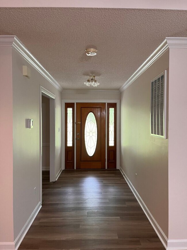 Building Photo - North Lowndes County Home