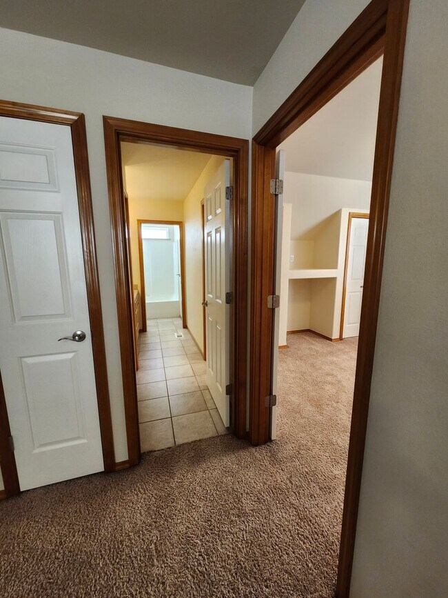 Building Photo - Welcome to 163 Keen Road in Richland!