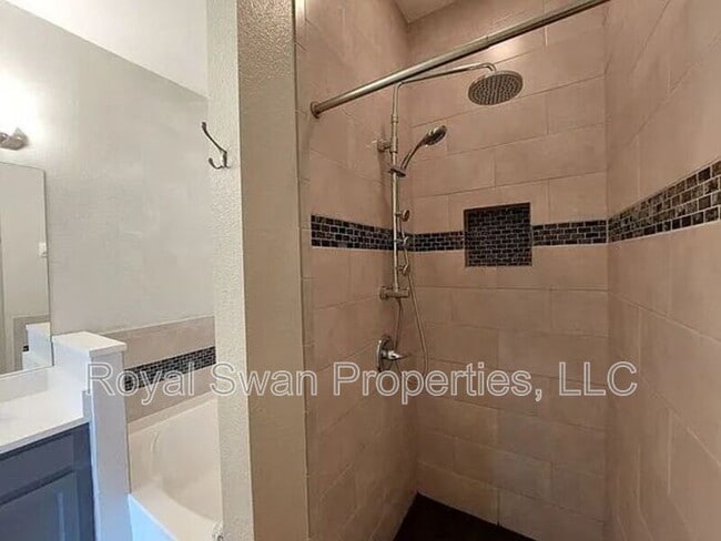 Building Photo - 2149 Winterset Dr