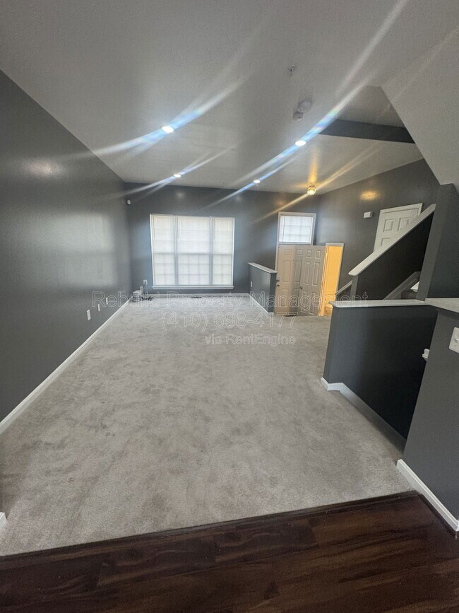 Building Photo - 54 Royalty Cir