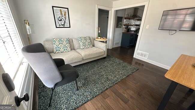 Building Photo - 907 White St SW