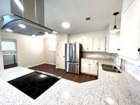 Building Photo - Updated 3 Bedroom Home with All Appliances & Double Garage