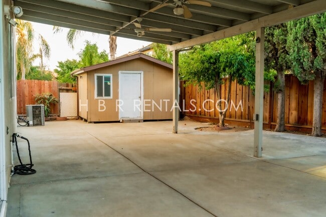 Building Photo - Charming 4 Bed, 2.5 Bath Home in Manteca, ...