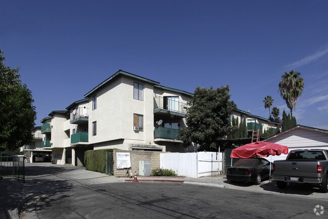 Primary Photo - Hillcrest Apartments