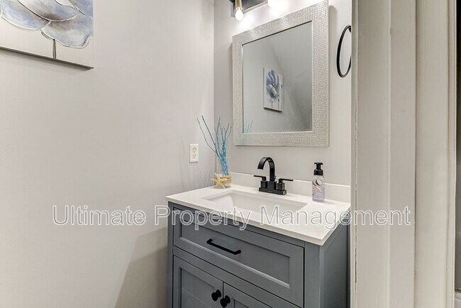 Building Photo - 7022 Cayman Ct