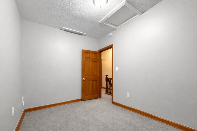 Building Photo - 3BR Baltimore Rowhome with Central Air & In-Unit Laundry