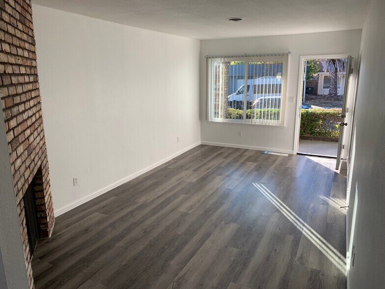 Building Photo - 6412 -6414 Terra way