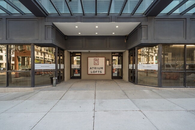 Building Photo - 106 N High St