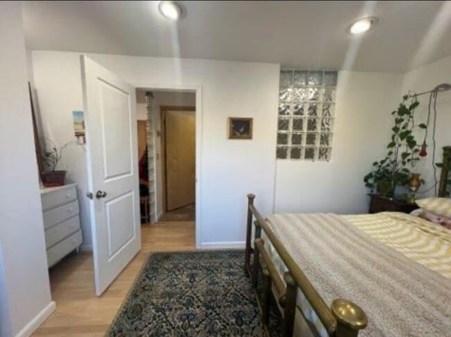 Building Photo - Beautiful Apartment on Lake Harriet