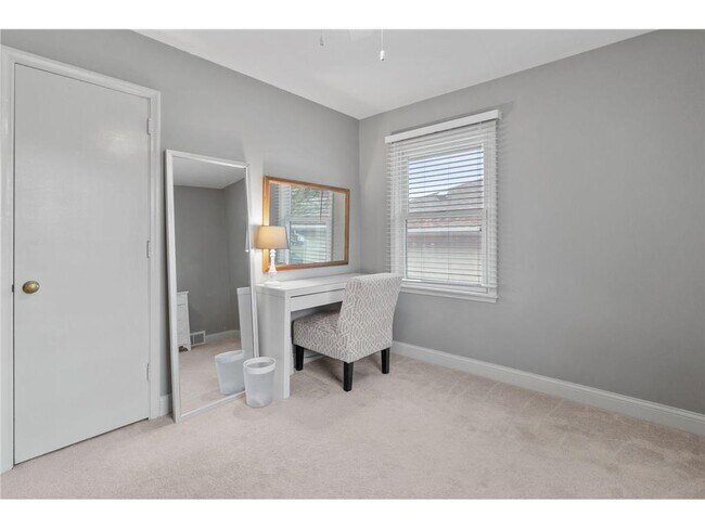 Building Photo - 5036 Richmond Dr