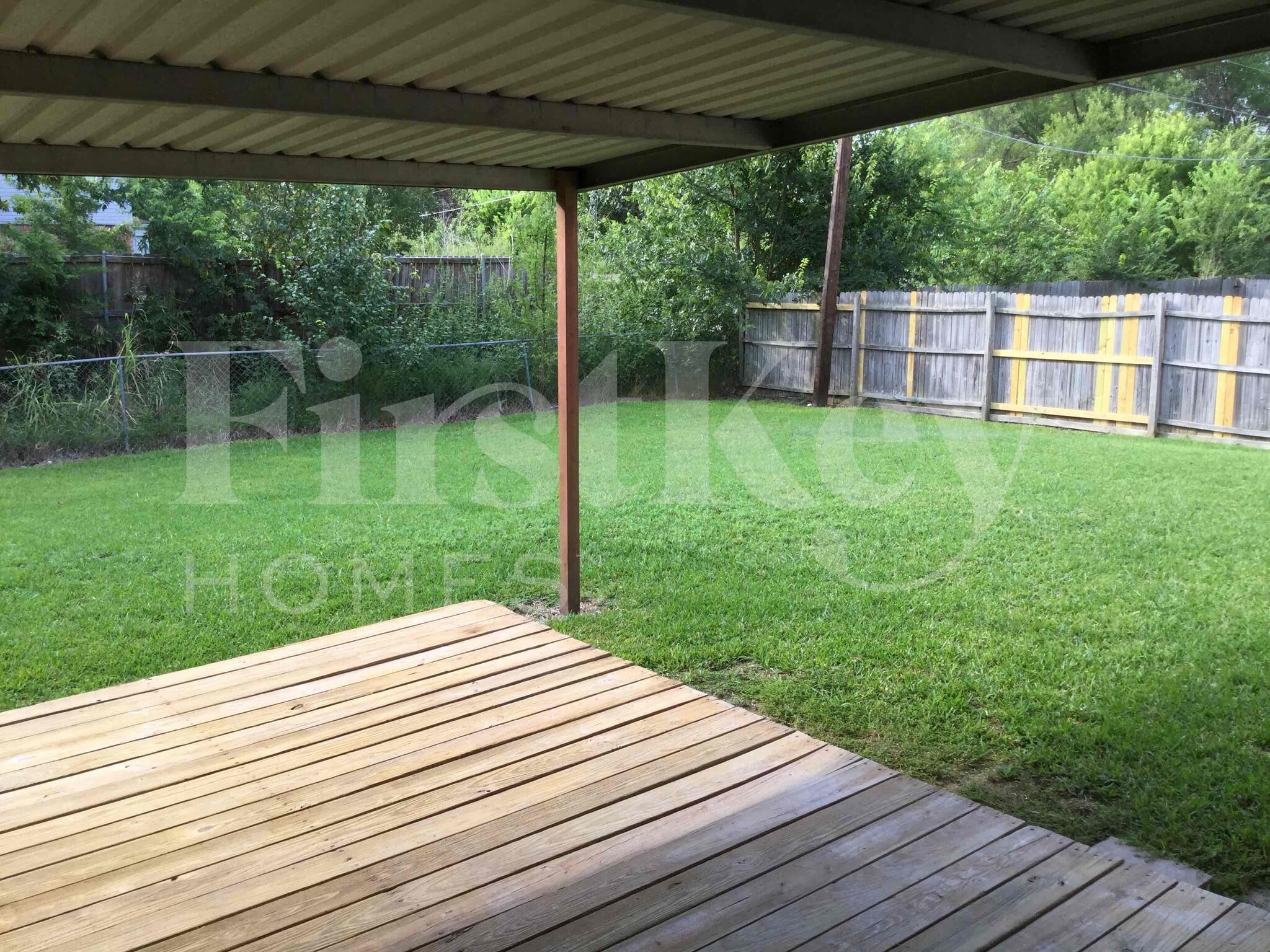 Building Photo - 717 Redbud Dr