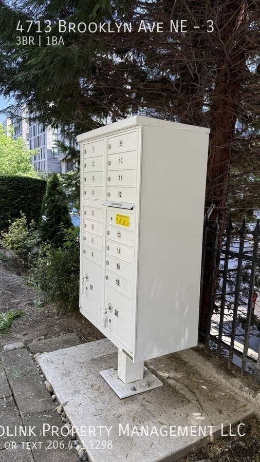 Building Photo - 4713 Brooklyn Ave NE