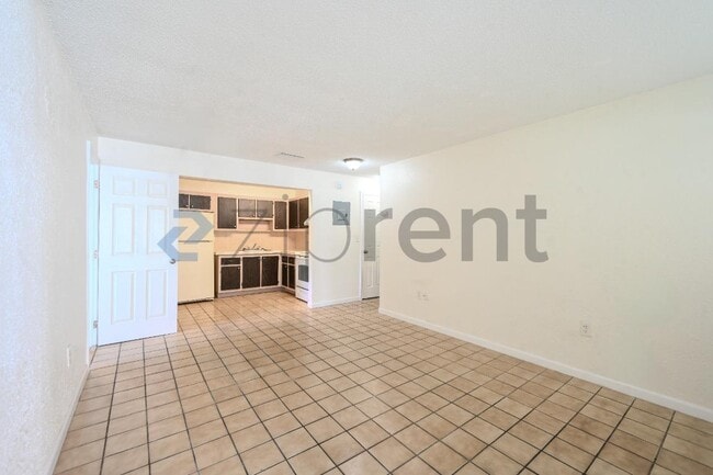 Building Photo - 6040 SW 26th St