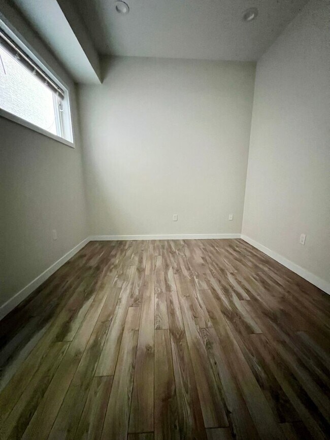 Building Photo - 932 N Marshall St