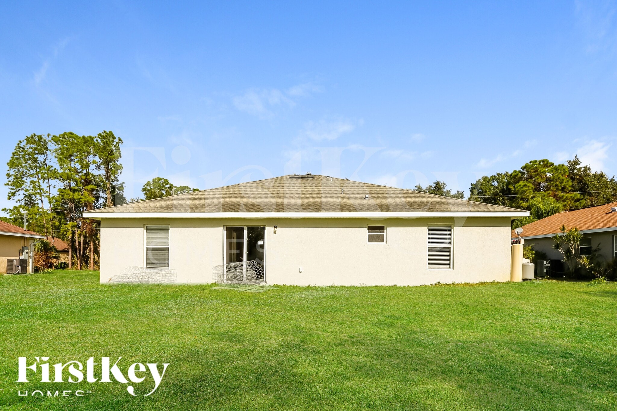 Building Photo - 2637 Lacroix Ave