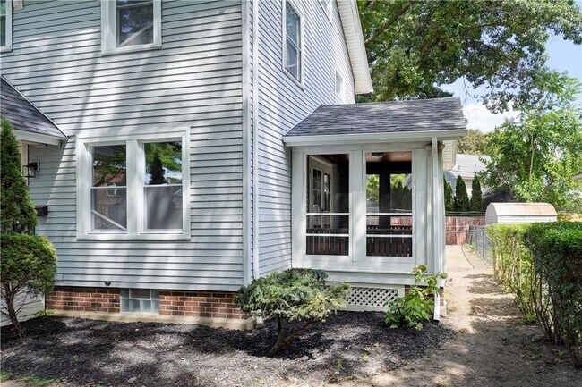 Building Photo - 162 Merchants Rd