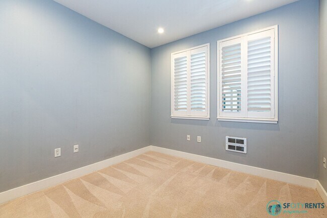 Building Photo - Downtown/Civic Center: Condo near Hayes Valley w/ Private Patio, Google Fiber & Garage Parking