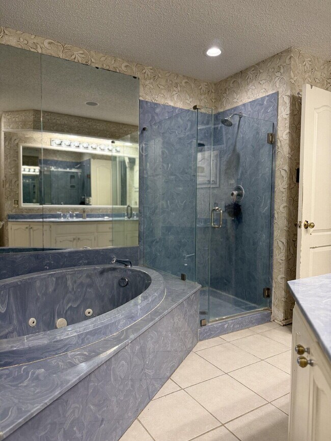 Building Photo - 4215 95th St