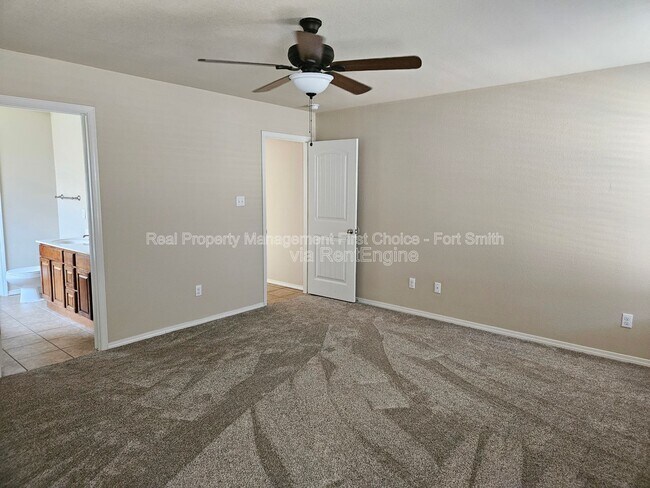 Building Photo - 605 Torrington Wy.