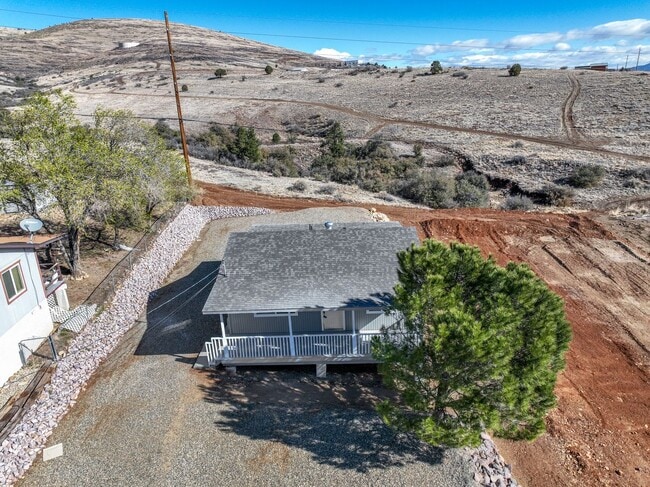 Building Photo - 2 Bedroom, 1 Bath Home For Rent in Diamond Valley!