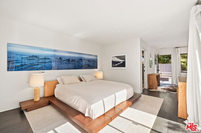 Building Photo - 5721 Valley Oak Dr