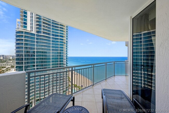 Building Photo - 17375 Collins Ave