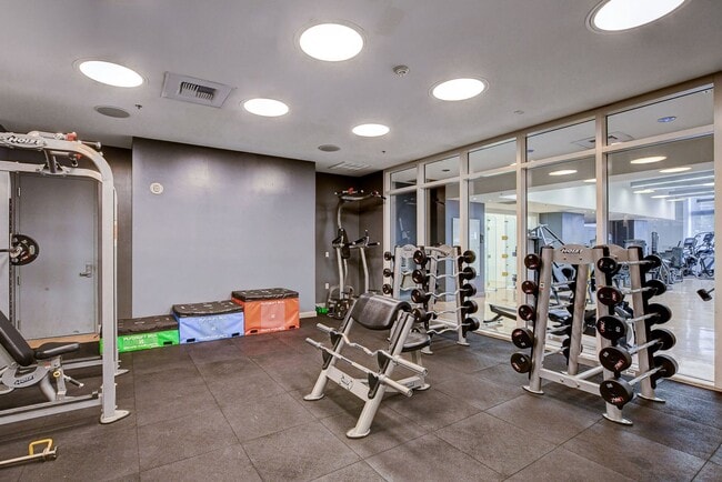 Building Photo - Fully Furnished 2 Bedroom 2 Bath High Rise with Strip Views