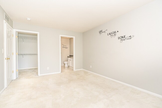 Building Photo - 5681 Pine Aires Dr