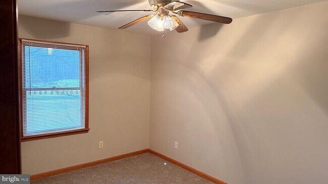 Building Photo - 3869 Midstate Rd