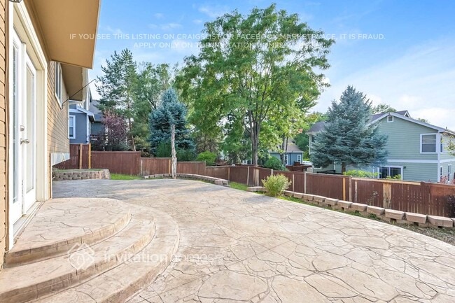 Building Photo - 4923 N Wildflowers Way