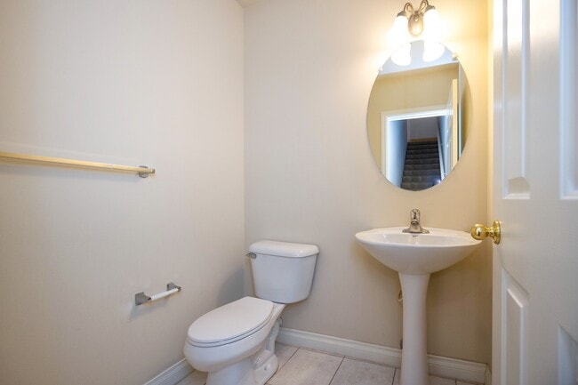 Building Photo - 5706 Hampshire Ln