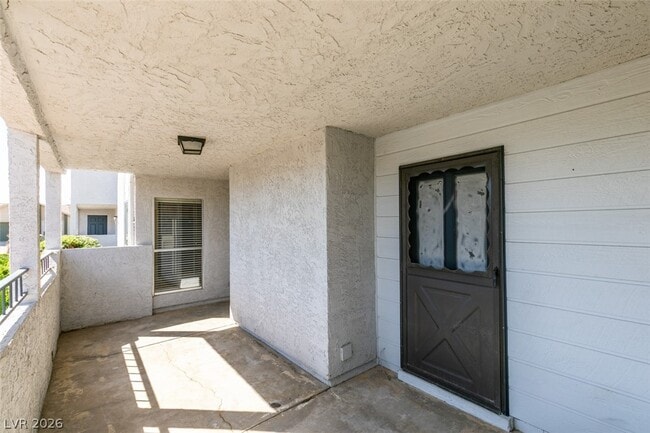 Building Photo - 1604 Justin Pl