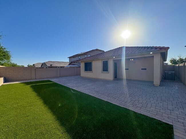 Building Photo - 27283 N 75th Dr